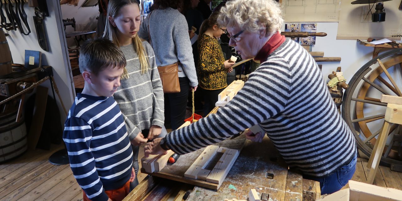 Leder af Håndværksmuseet takker af