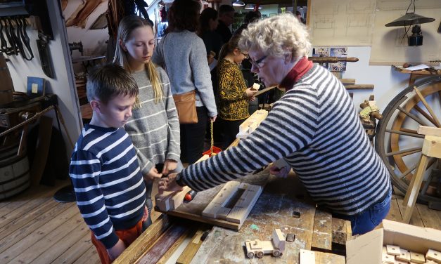 Leder af Håndværksmuseet takker af