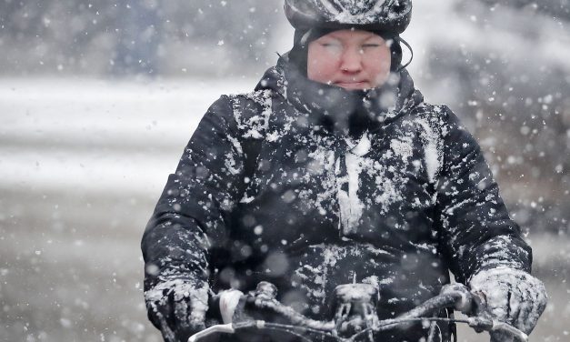 Nu kommer sneen – og her rammer den som en hammer