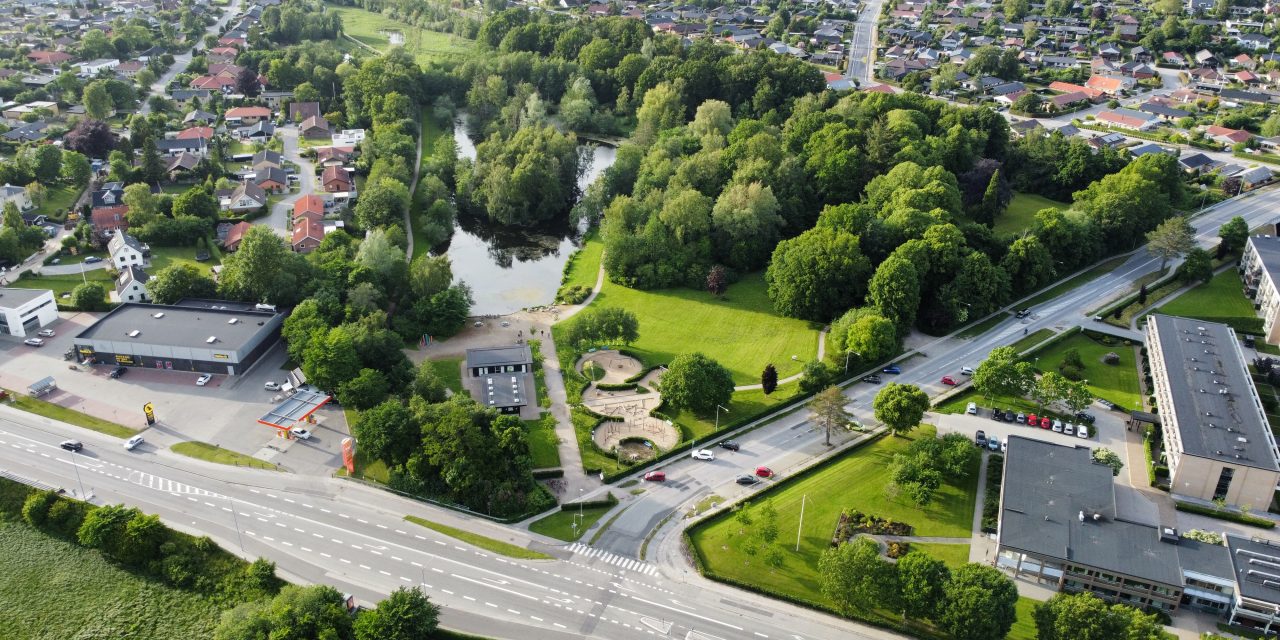 Doktorparken: Banedanmark fælder træer langs togbanen