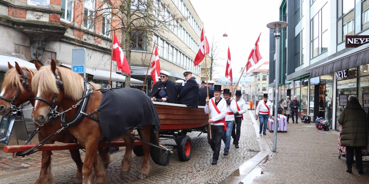 Fastelavnsbåd kørte igennem Randers