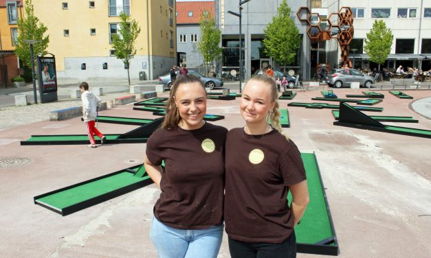 Minigolf klar på det røde torv