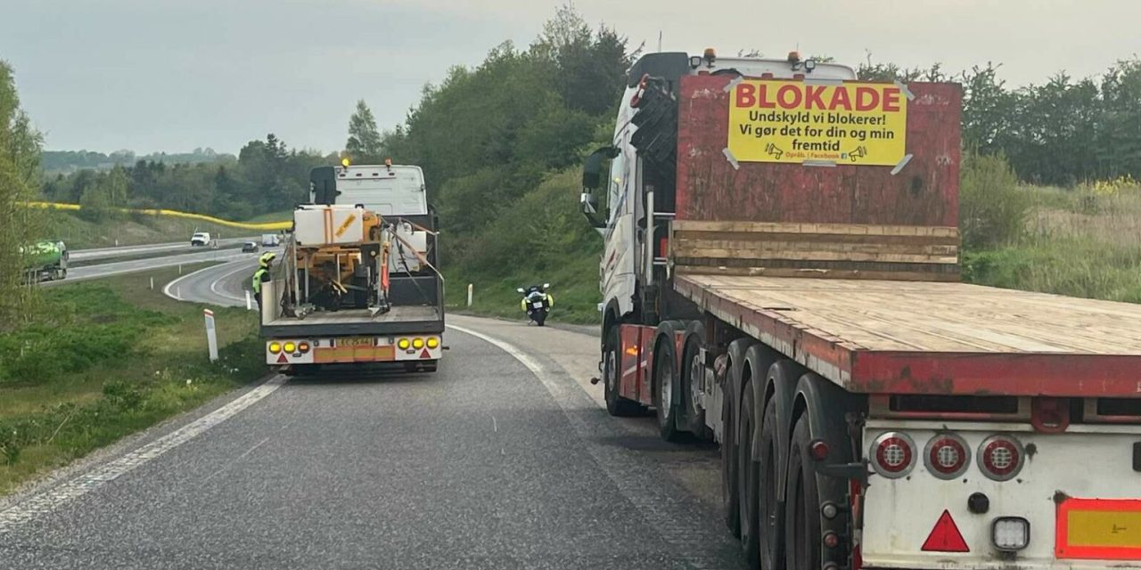 Flere veje lammet af lastbil-blokade