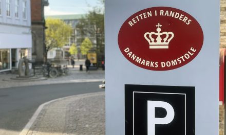 Politi: 16-årig voldtaget i lejlighed