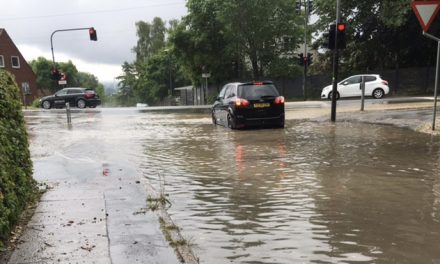 Mens stormen stilner af, kommer ny opfordring: Spar på vandet – drop tøjvasken og brusebadet