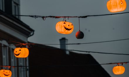 Efterårsstemning og uhyggelig hyggeligt i midtbyen