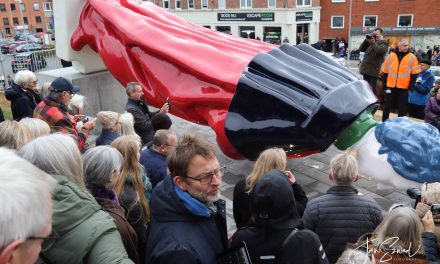 Væltet skulptur blev indviet: Nu er Thors trappe åben