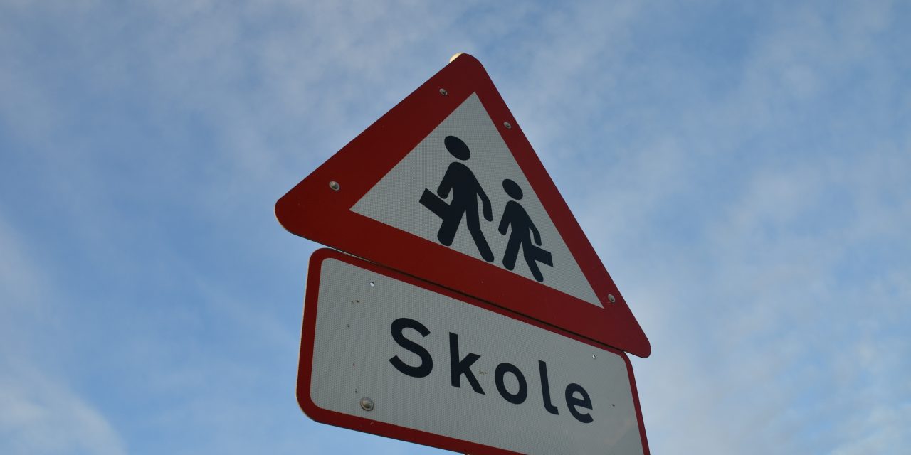 Se listen: Overholder din lokale folkeskole sit budget?