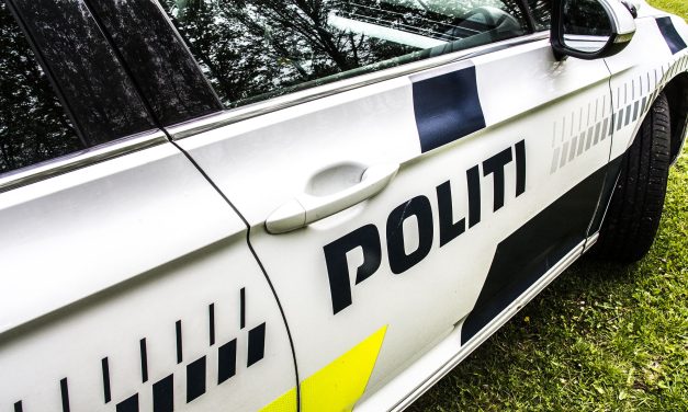 Drenge brød ind i hus og satte ild til det