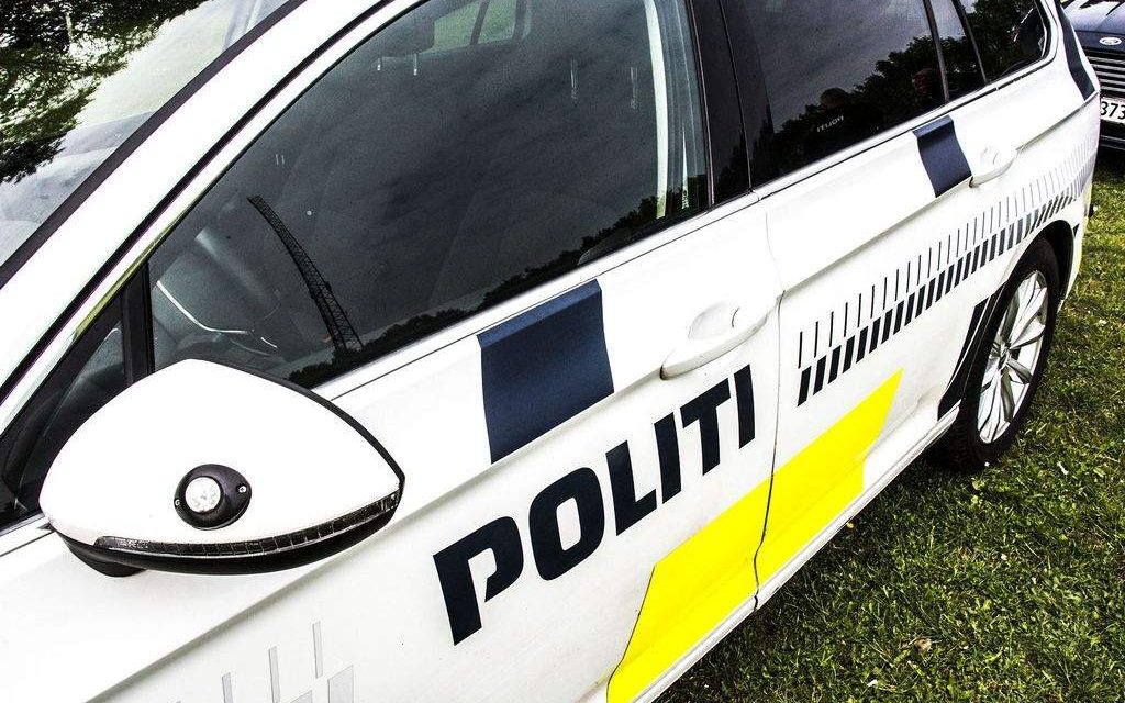 Fuld 71-årig kunne ikke få bilen væk fra græsset