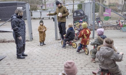 Bydel mangler pladser: Børn sendes op mod 26 kilometer væk – mini-institution skal løse problemet