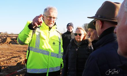 Fanget på video: Assentoft-borgere genkender ikke kommunaldirektørs udlægning af trusler og skubben til kommunalt ansatte