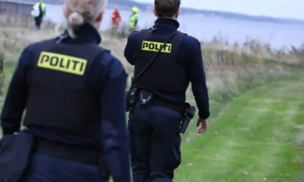 Finder død mand i fjorden