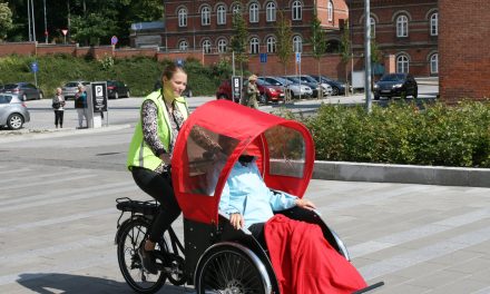 Særlig cykel, bus og brandbil: Foreninger for ældre deler 200.000 kroner