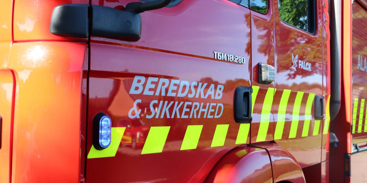 Mand reddet ned fra tag efter brand i lejlighed i Randers