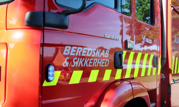 Mand reddet ned fra tag efter brand i lejlighed i Randers