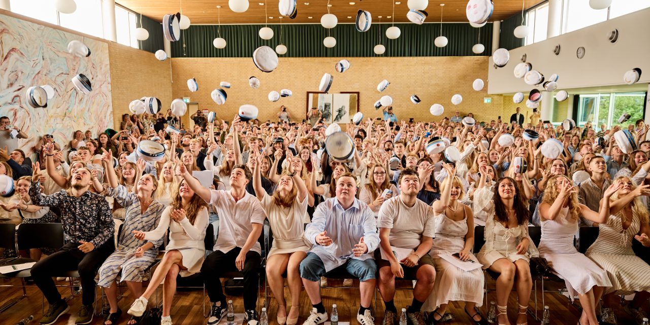 Her er alle årets studenter fra Randers HF og VUC