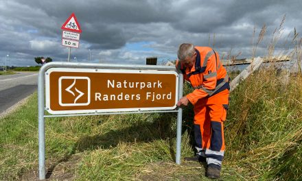 Nye skilte viser vejen til Naturpark Randers Fjord