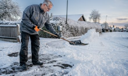 Torsdag fyldt med sne og uheld – fredag kommer der endnu mere