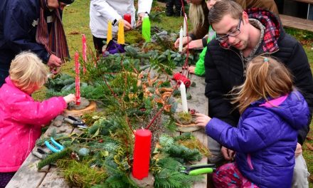 Adventskranse og bivoks-lys: Invitation til julehygge i det fri